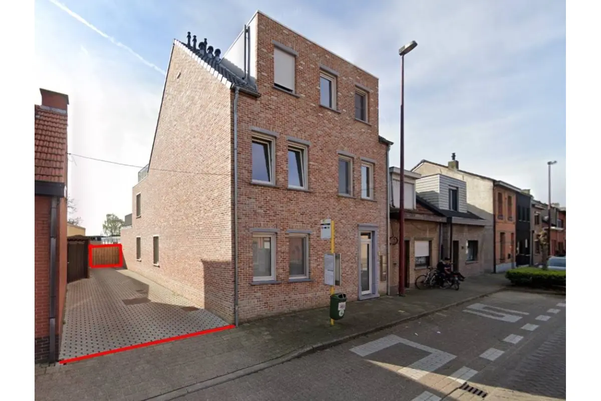 Parking & garage te  koop in Hoevenen 2940 55000.00€  slaapkamers m² - Zoekertje 660081