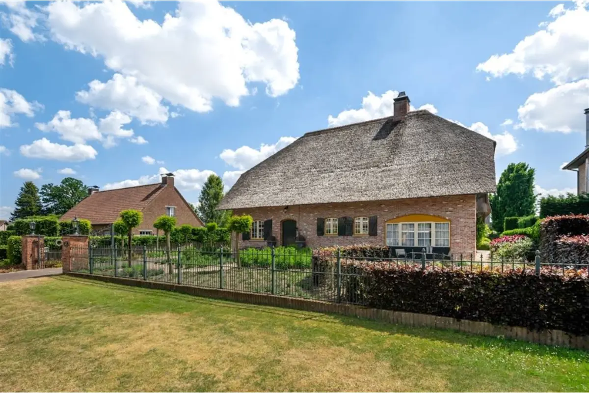 Huis te  koop in Weelde 2381 769000.00€ 3 slaapkamers 390.00m² - Zoekertje 660929