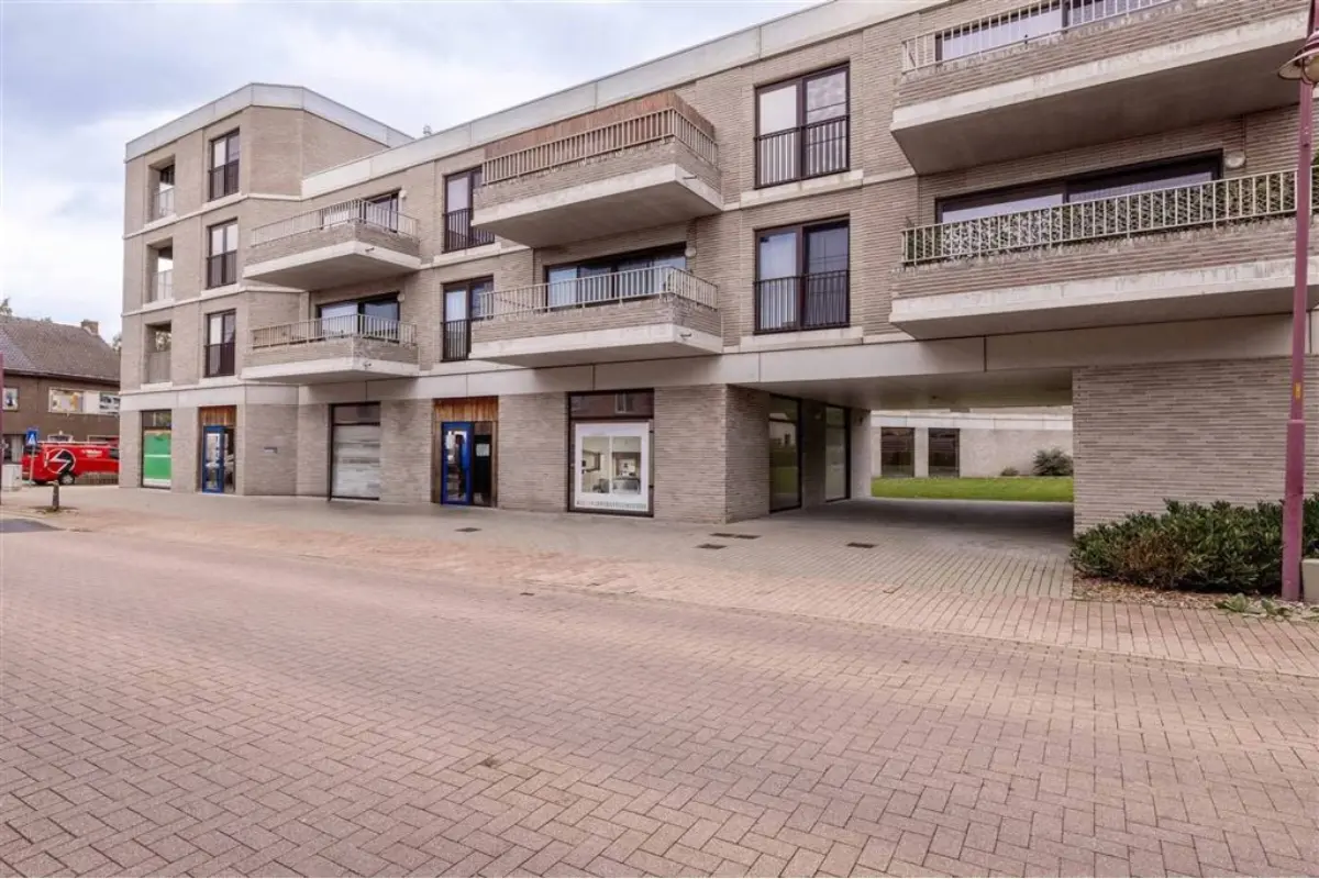 Handelszaak te  koop in Geel 2440 180583.00€  slaapkamers 138.91m² - Zoekertje 660951