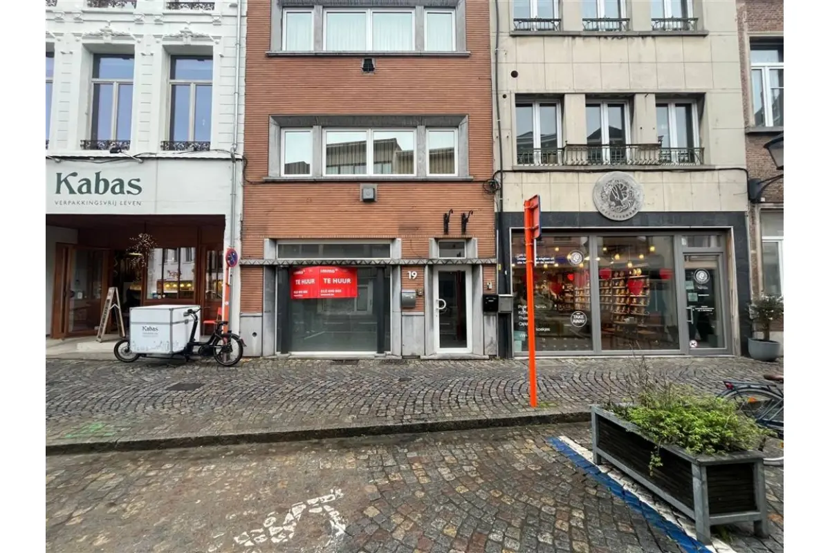 Handelszaak te  huur in Mechelen 2800 900.00€  slaapkamers 74.40m² - Zoekertje 661771
