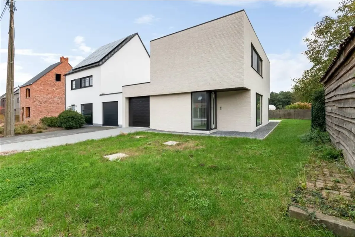 Huis te  koop in Lichtaart 2460 499000.00€ 3 slaapkamers 127.00m² - Zoekertje 660928