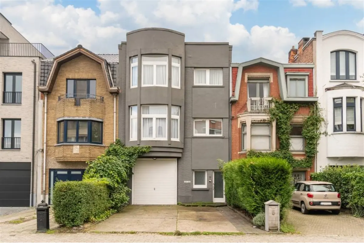 Huis te  koop in Merksem 2170 439000.00€ 3 slaapkamers 180.00m² - Zoekertje 661671