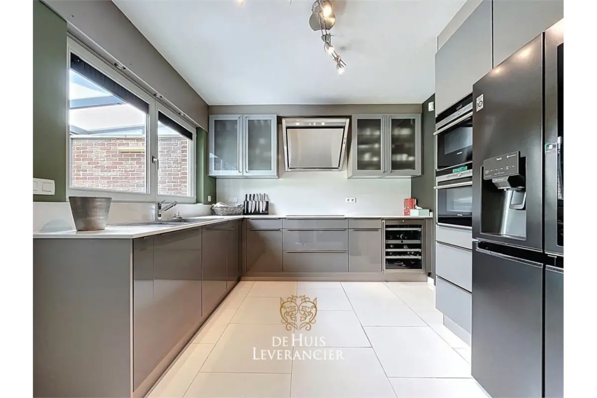 Huis te  koop in Kontich 2550 961700.00€ 4 slaapkamers 237.00m² - Zoekertje 662205