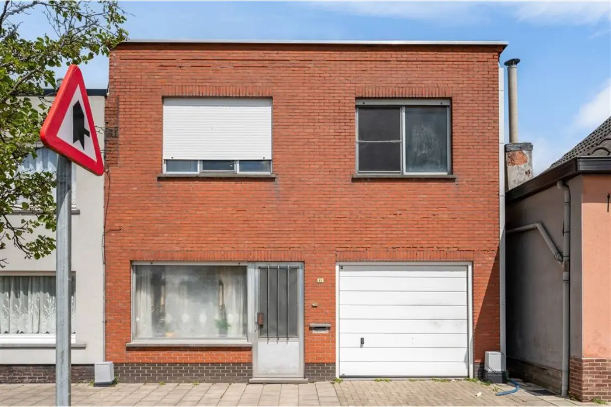 Huis te  koop in Koningshooikt 2500 225000.00€ 3 slaapkamers 145.00m² - Zoekertje 662578