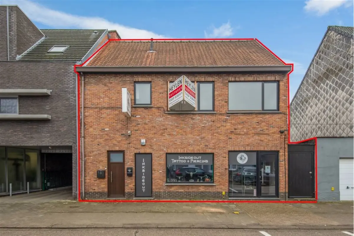 Appartement te  koop in Brasschaat 2930 410000.00€ 2 slaapkamers 232.00m² - Zoekertje 662616