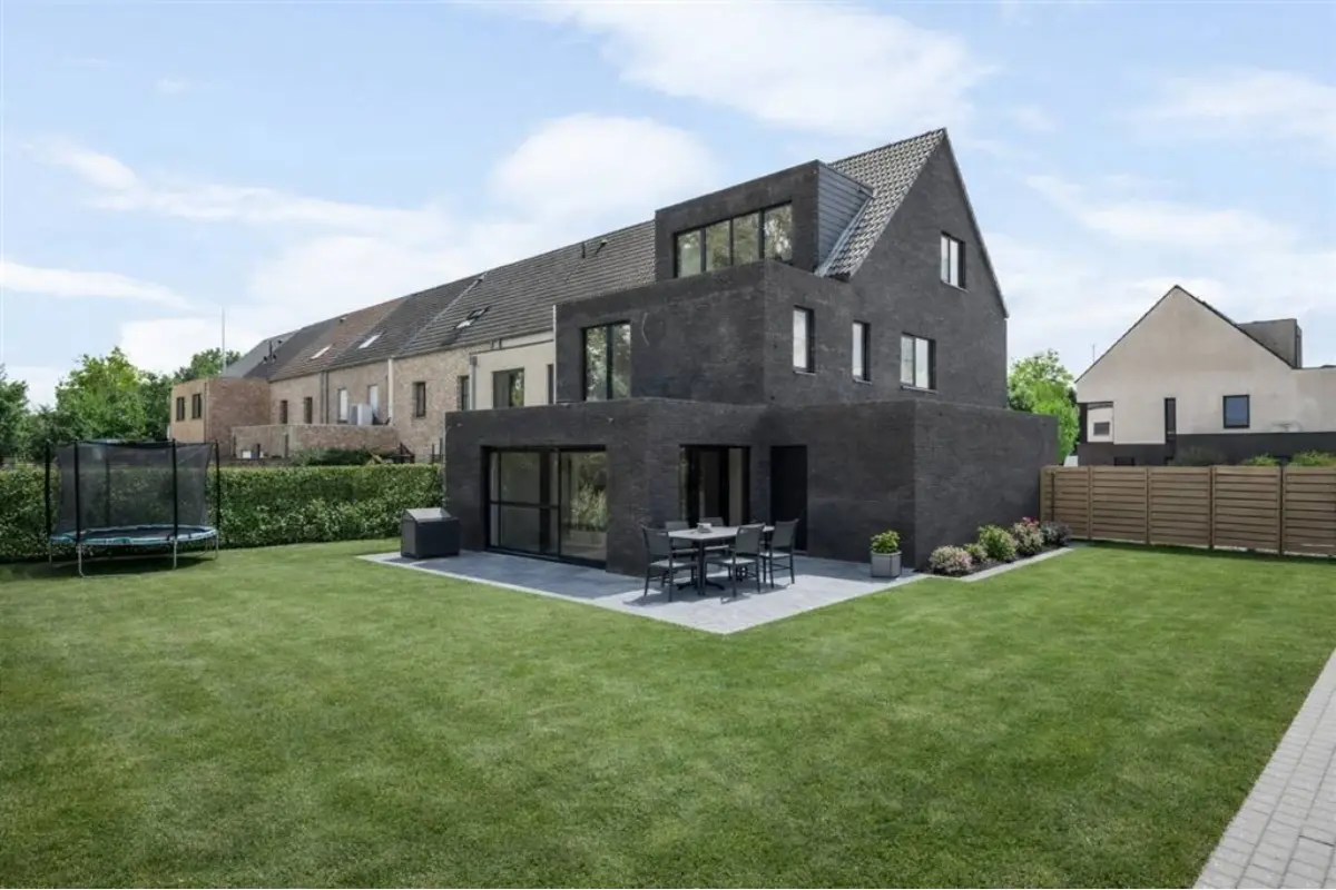 Huis te  koop in Lier 2500 399000.00€ 5 slaapkamers 220.00m² - Zoekertje 662581