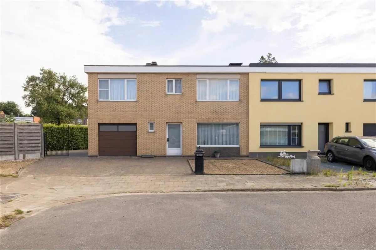 Huis te  koop in Herentals 2200 309000.00€ 5 slaapkamers 188.00m² - Zoekertje 663192