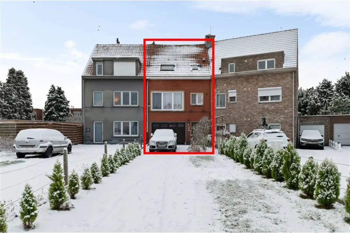 Huis te  koop in Wijnegem 2110 410000.00€ 3 slaapkamers 167.00m² - Zoekertje 663361