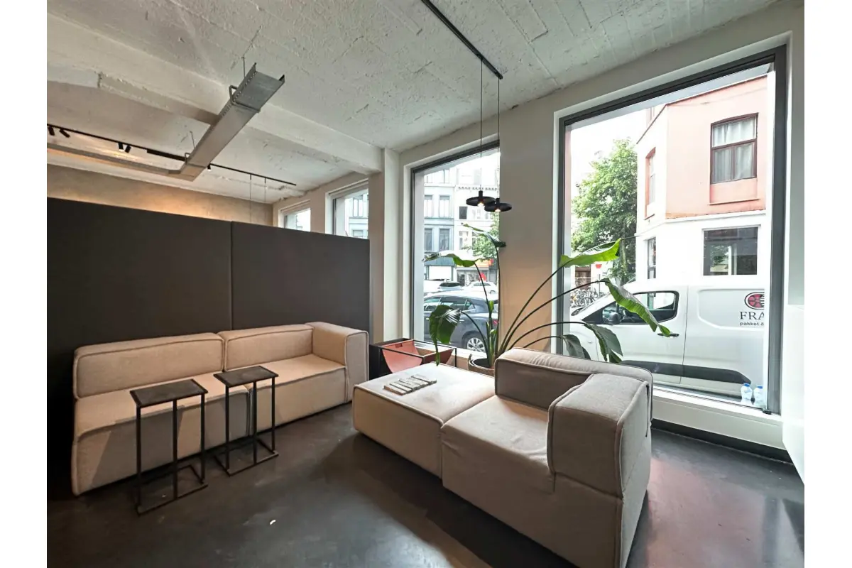 Handelszaak te  huur in Antwerpen 2000 2000.00€  slaapkamers 170.00m² - Zoekertje 663586