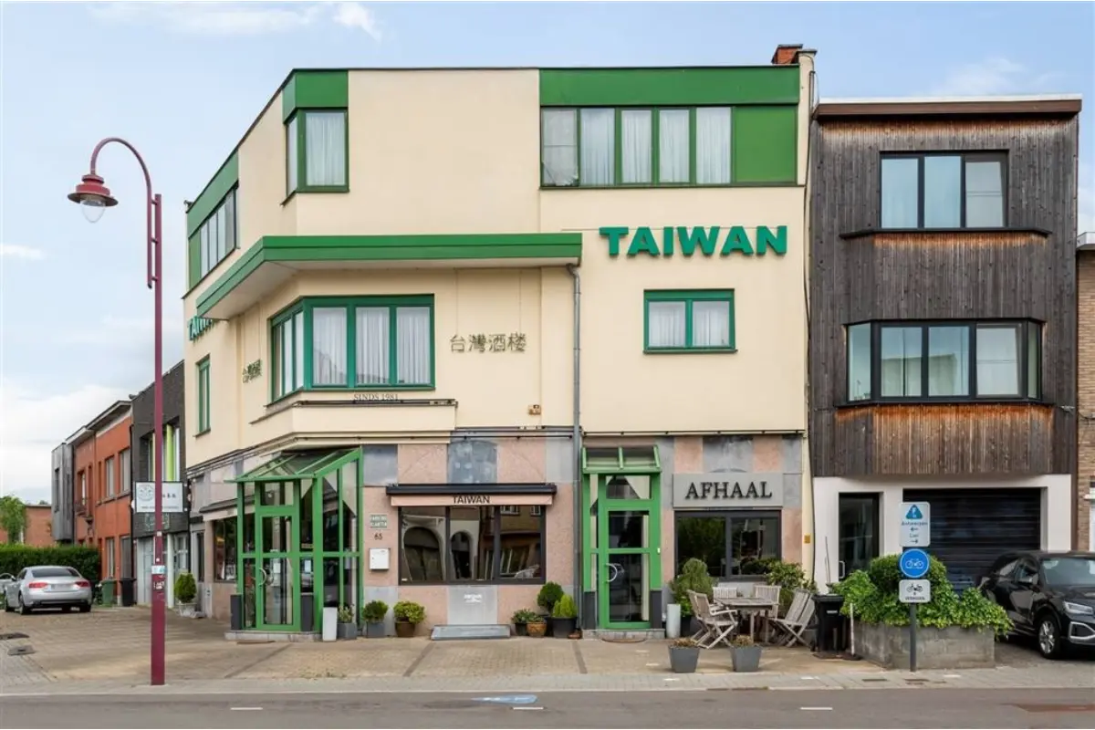 Handelszaak te  koop in Boechout 2530 860000.00€ 6 slaapkamers 419.00m² - Zoekertje 664110