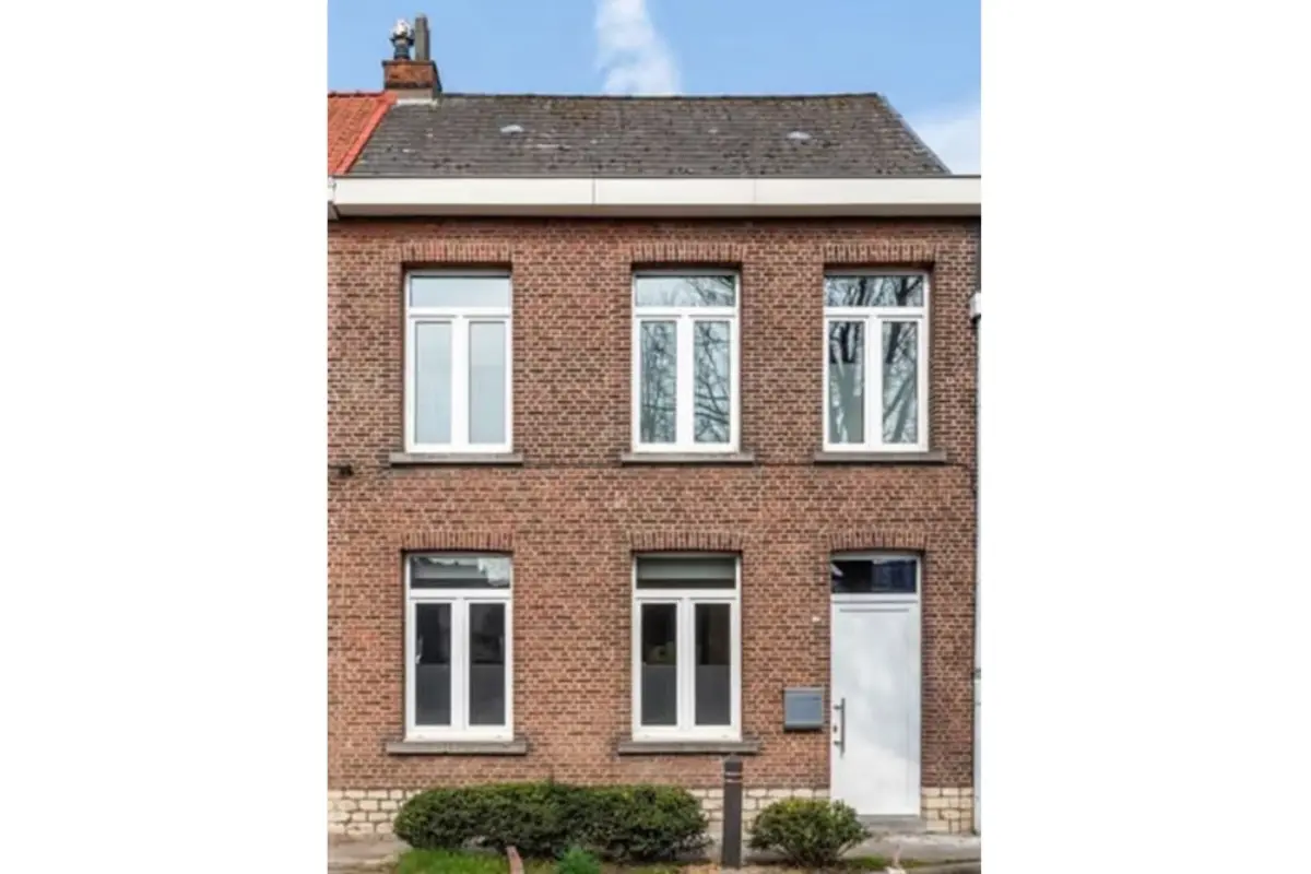 Huis te  koop in Hove 2540 369000.00€ 4 slaapkamers 166.00m² - Zoekertje 663493
