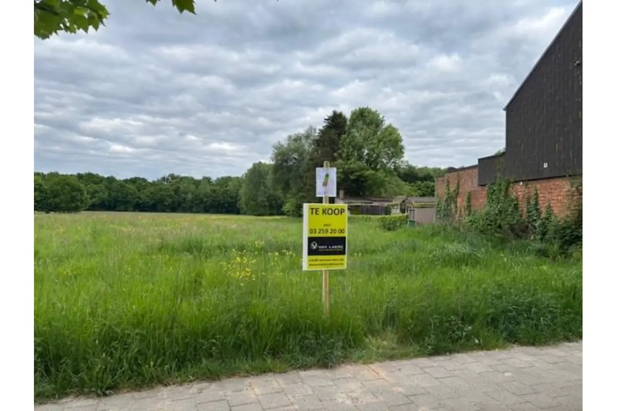 Bouwgrond te  koop in Hemiksem 2620 325000.00€  slaapkamers m² - Zoekertje 665036