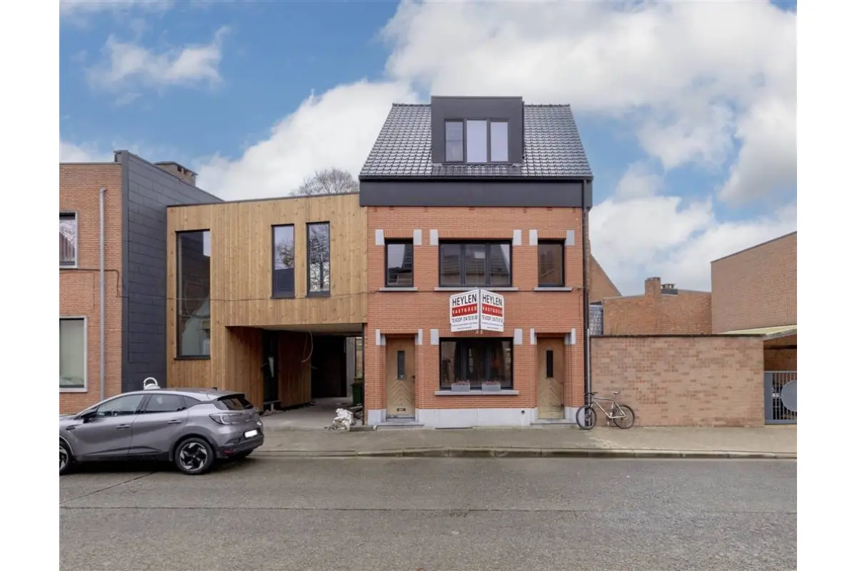 Huis te  koop in Herentals 2200 359000.00€ 4 slaapkamers 188.00m² - Zoekertje 665646