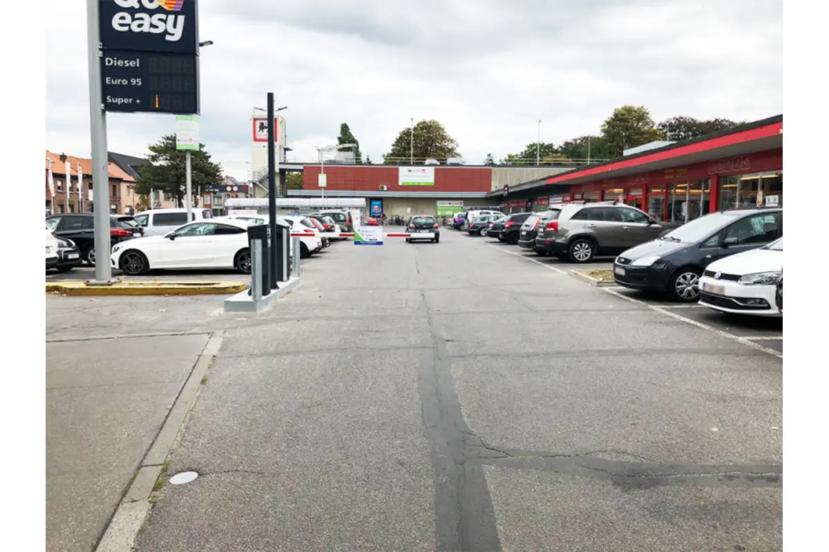 Parking te  huur in Hoboken 2660 99.00€  slaapkamers m² - Zoekertje 666602