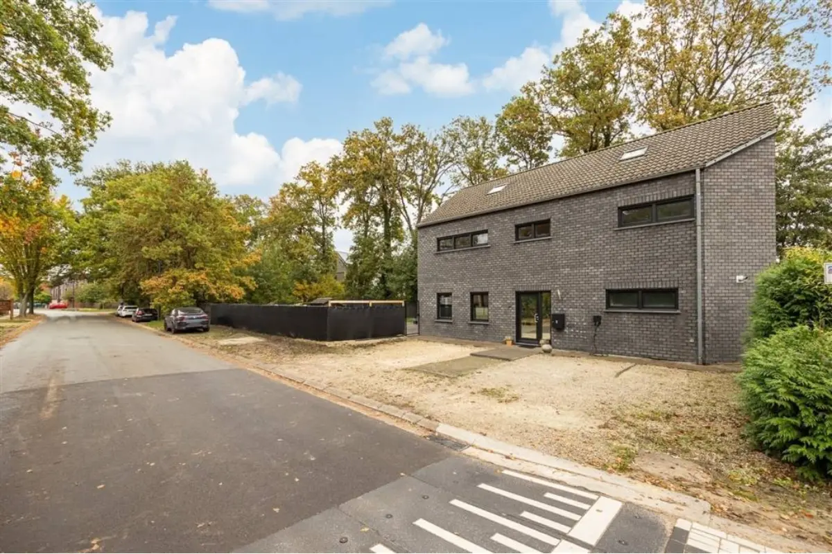 Huis te  koop in Malle 2390 560000.00€ 3 slaapkamers 331.00m² - Zoekertje 667028