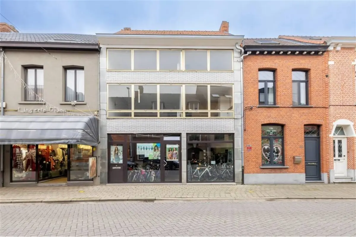 Huis te  koop in Herentals 2200 315000.00€ 5 slaapkamers 273.00m² - Zoekertje 667373