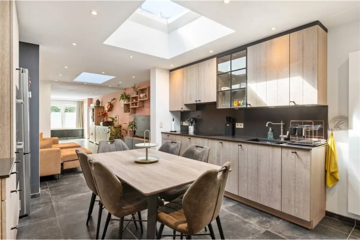 Huis te  koop in Wilrijk 2610 379000.00€ 2 slaapkamers 88.00m² - Zoekertje 667907