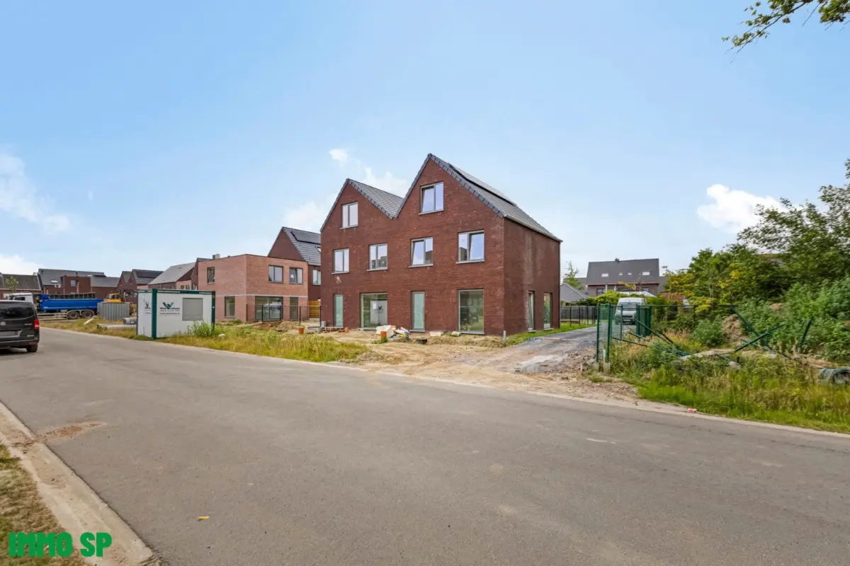 Huis te  koop in Grobbendonk 2280 385000.00€ 4 slaapkamers 180.00m² - Zoekertje 670183