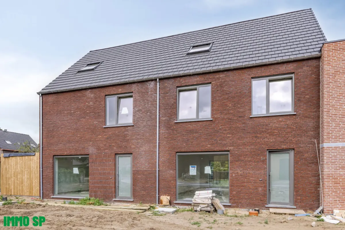 Huis te  koop in Grobbendonk 2280 365000.00€ 4 slaapkamers 176.50m² - Zoekertje 670181