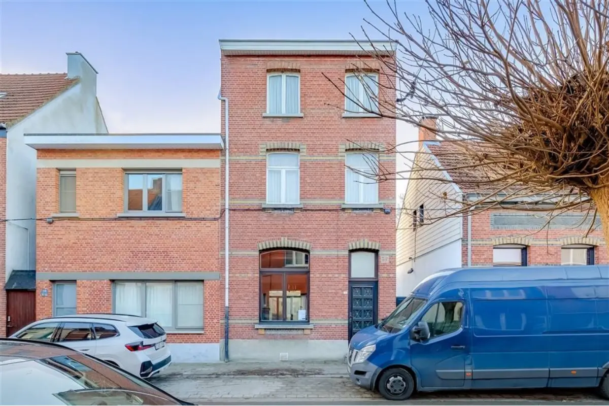 Huis te  koop in Brasschaat 2930 269000.00€ 3 slaapkamers 146.00m² - Zoekertje 669270