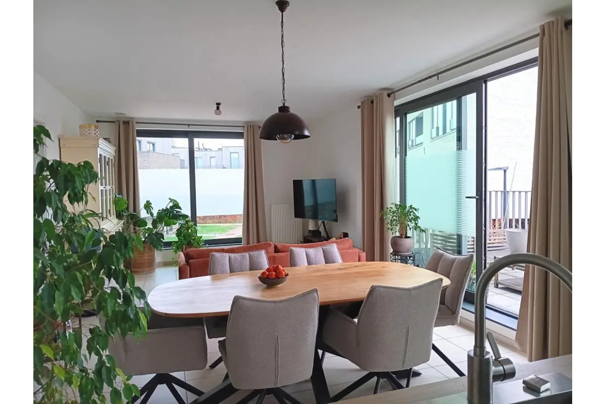 Appartement te  huur in Borsbeek 2150 975.00€ 2 slaapkamers 70.00m² - Zoekertje 669880