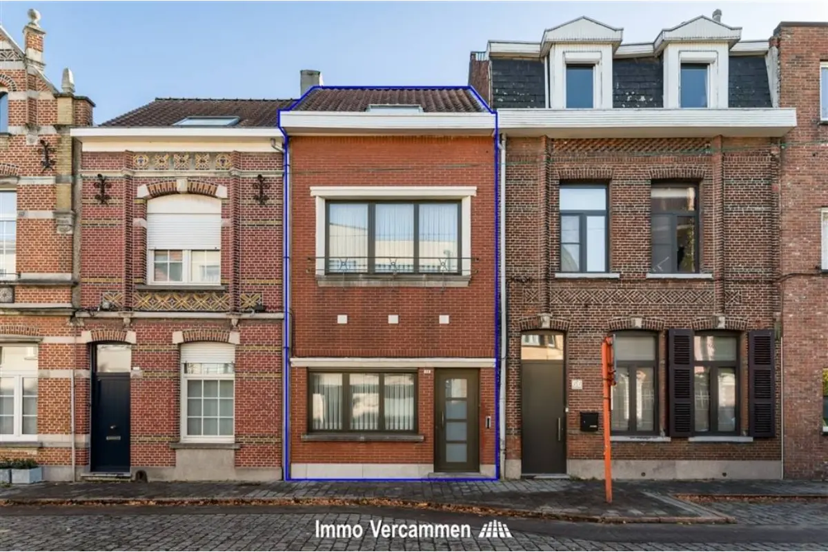 Huis te  koop in Duffel 2570 310000.00€ 6 slaapkamers 187.00m² - Zoekertje 669757