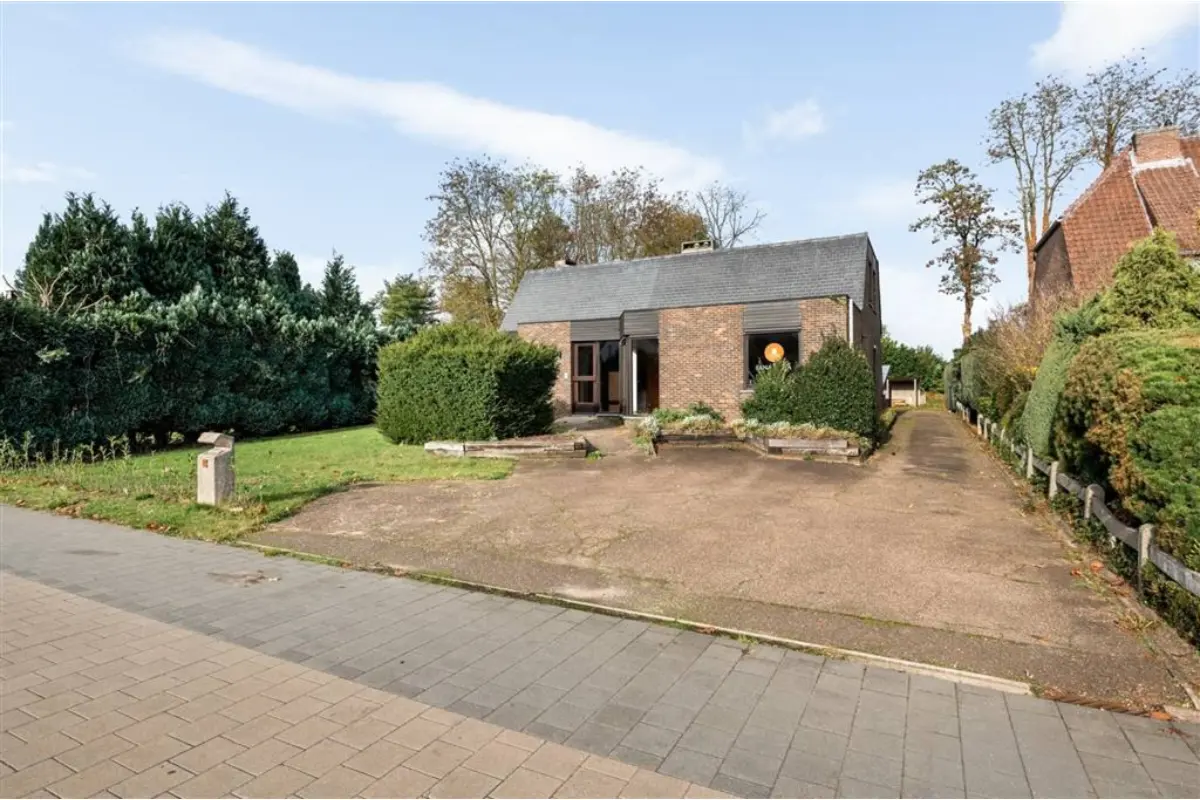 Huis te  koop in Lichtaart 2460 449000.00€ 3 slaapkamers 236.00m² - Zoekertje 669254