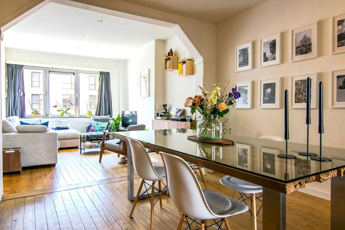 Appartement te  huur in Berchem 2600 1100.00€ 2 slaapkamers 100.00m² - Zoekertje 669560