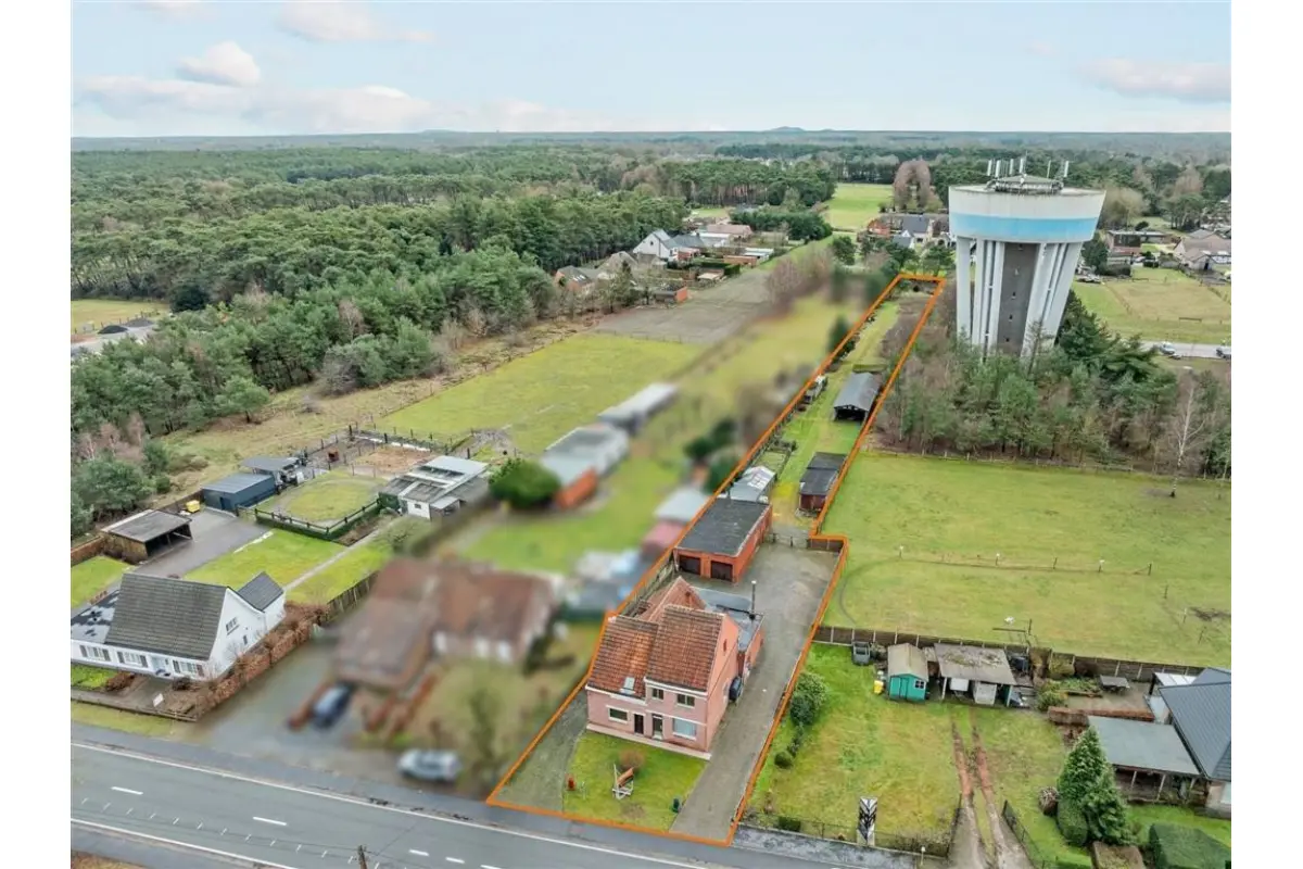 Appartementsgebouw te  koop in Balen 2490 329000.00€ 4 slaapkamers 318.00m² - Zoekertje 674208