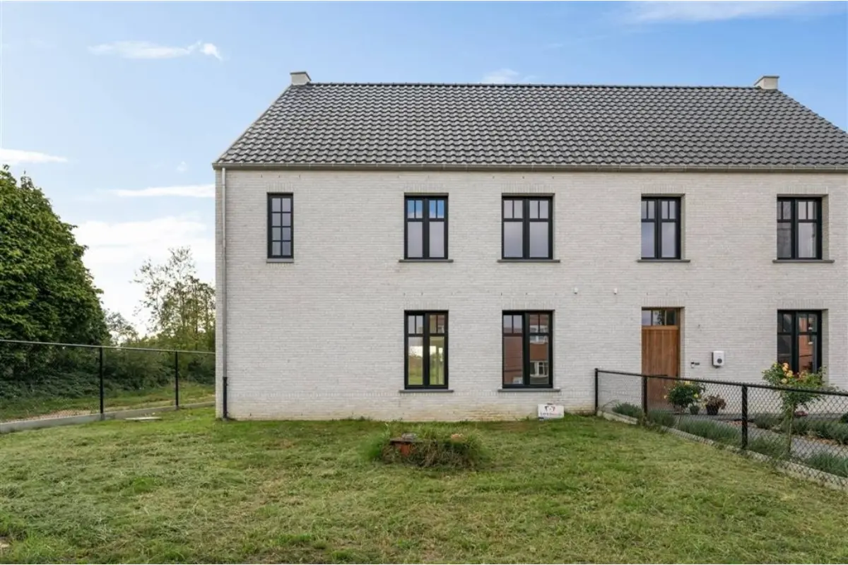 Huis te  koop in Laakdal 2430 419000.00€ 4 slaapkamers 182.00m² - Zoekertje 674050