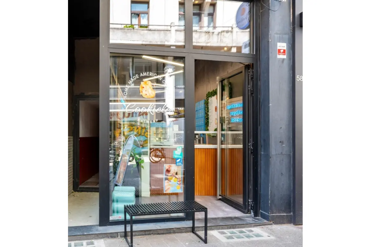 Handelszaak te  huur in Antwerpen 2000 1850.00€  slaapkamers m² - Zoekertje 675412