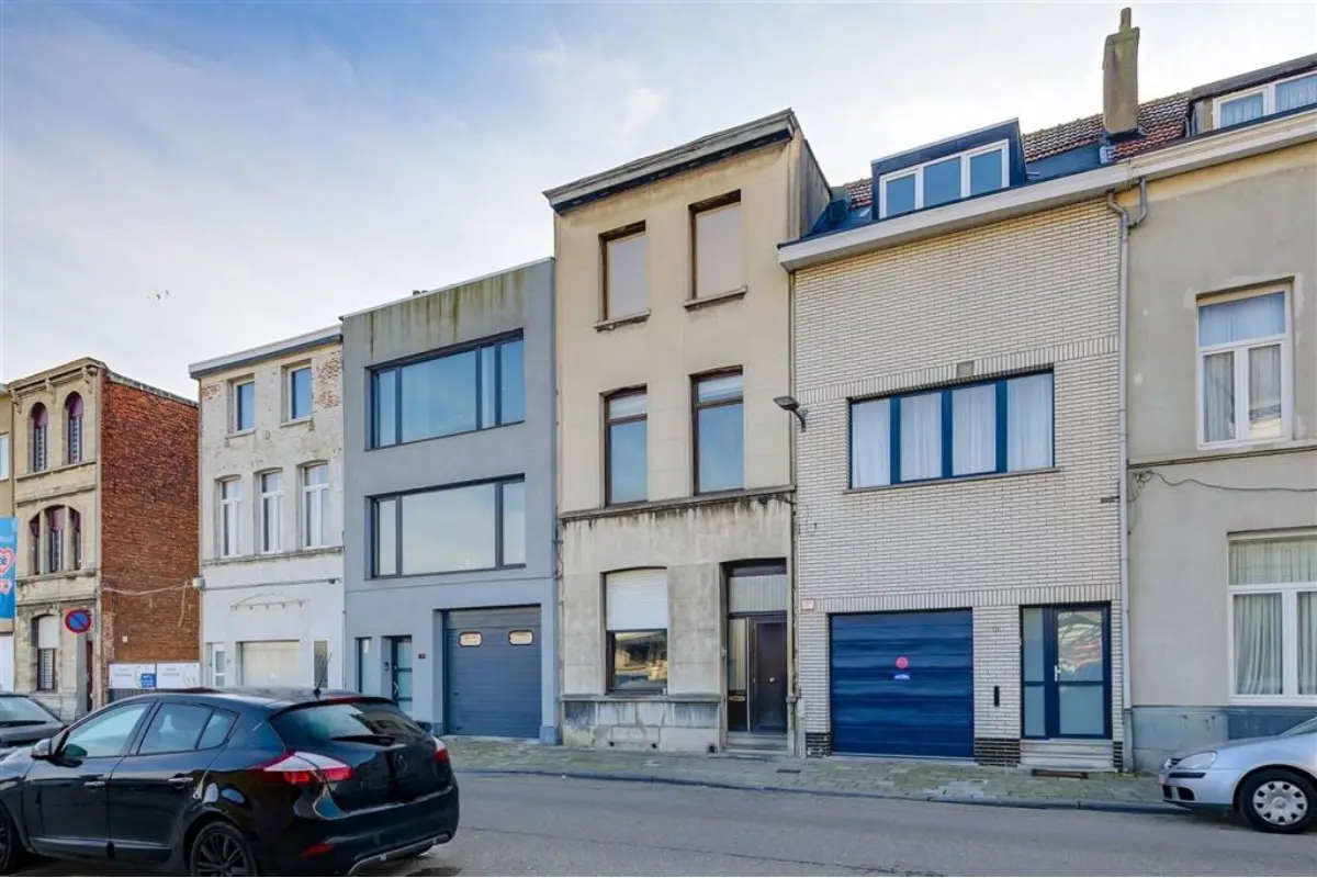 Huis te  koop in Deurne 2100 299000.00€ 4 slaapkamers 189.00m² - Zoekertje 675475