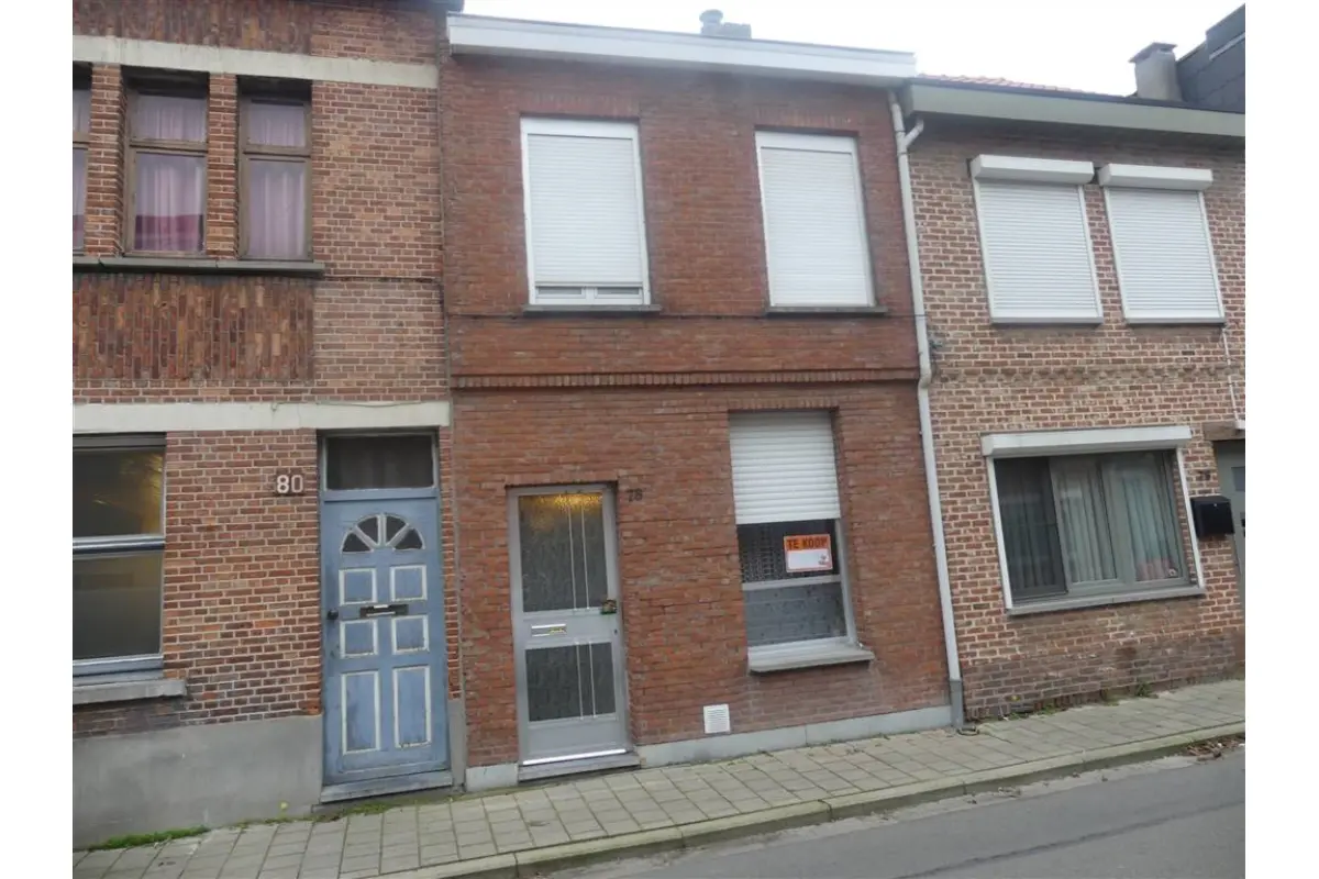Huis te  koop in Hemiksem 2620 198000.00€ 3 slaapkamers 110.00m² - Zoekertje 676070