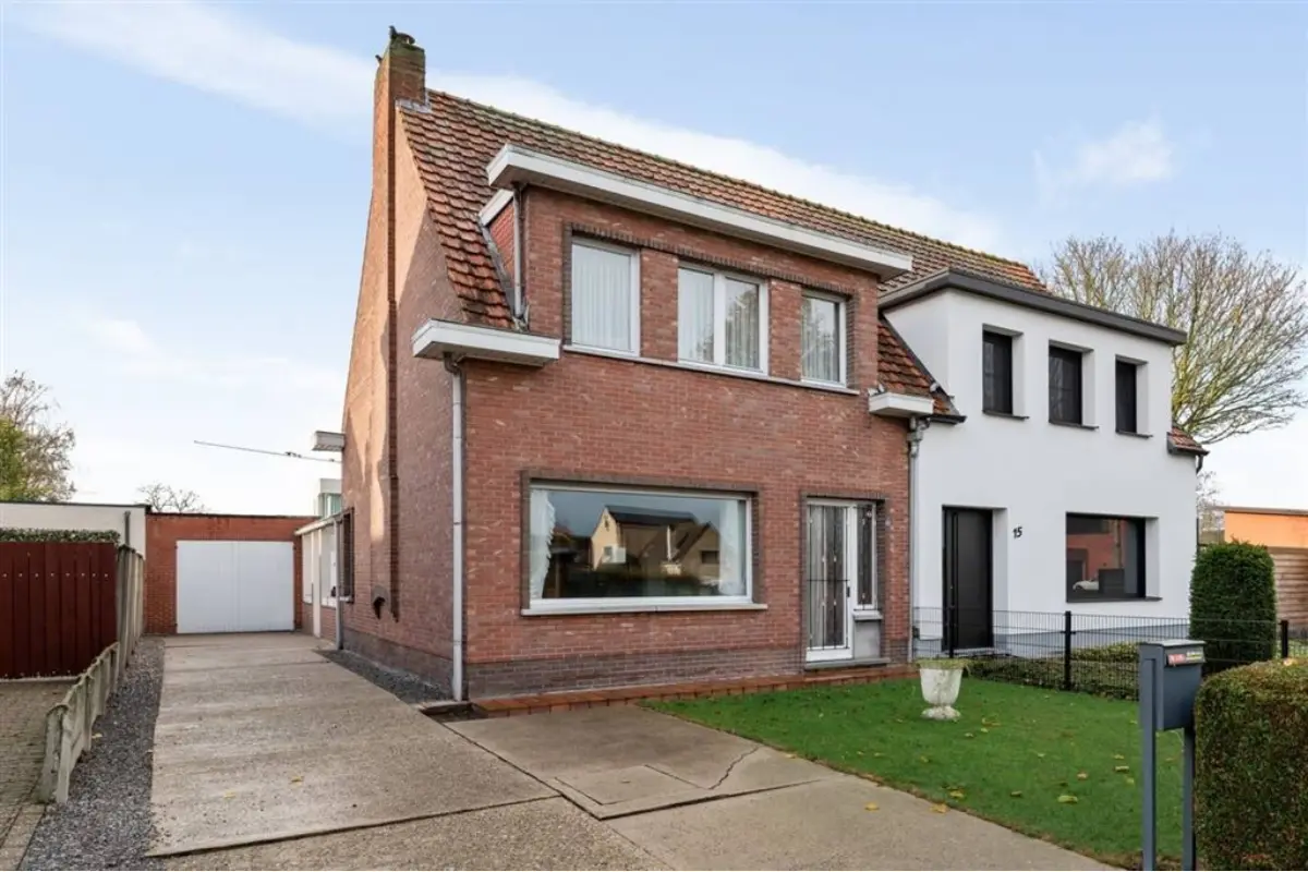 Huis te  koop in Wuustwezel 2990 324000.00€ 3 slaapkamers m² - Zoekertje 676004