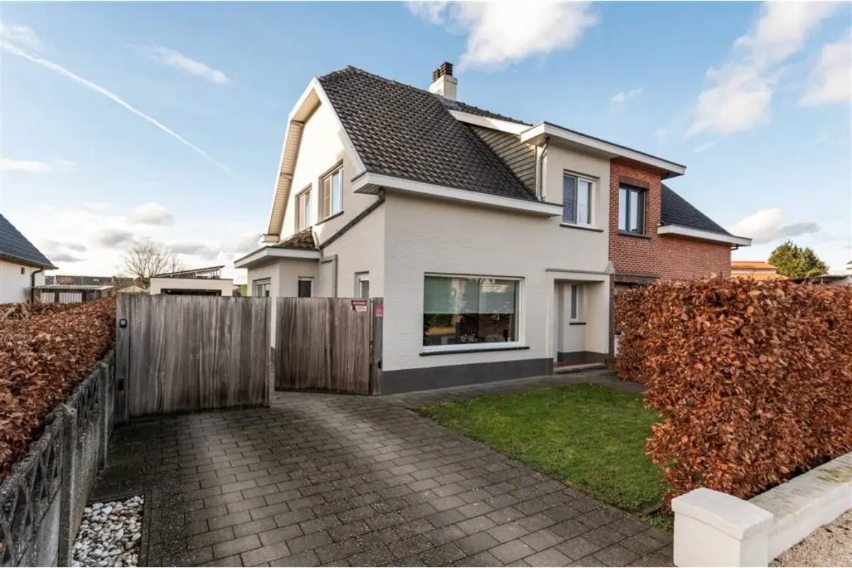 Huis te  koop in Noorderwijk 2200 364000.00€ 2 slaapkamers 121.00m² - Zoekertje 676383