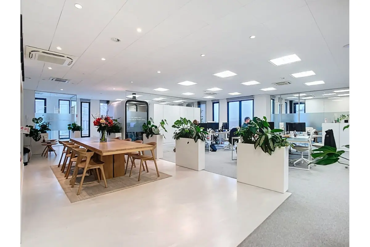 Handelszaak te  huur in Antwerpen 2018 4200.00€  slaapkamers m² - Zoekertje 675809