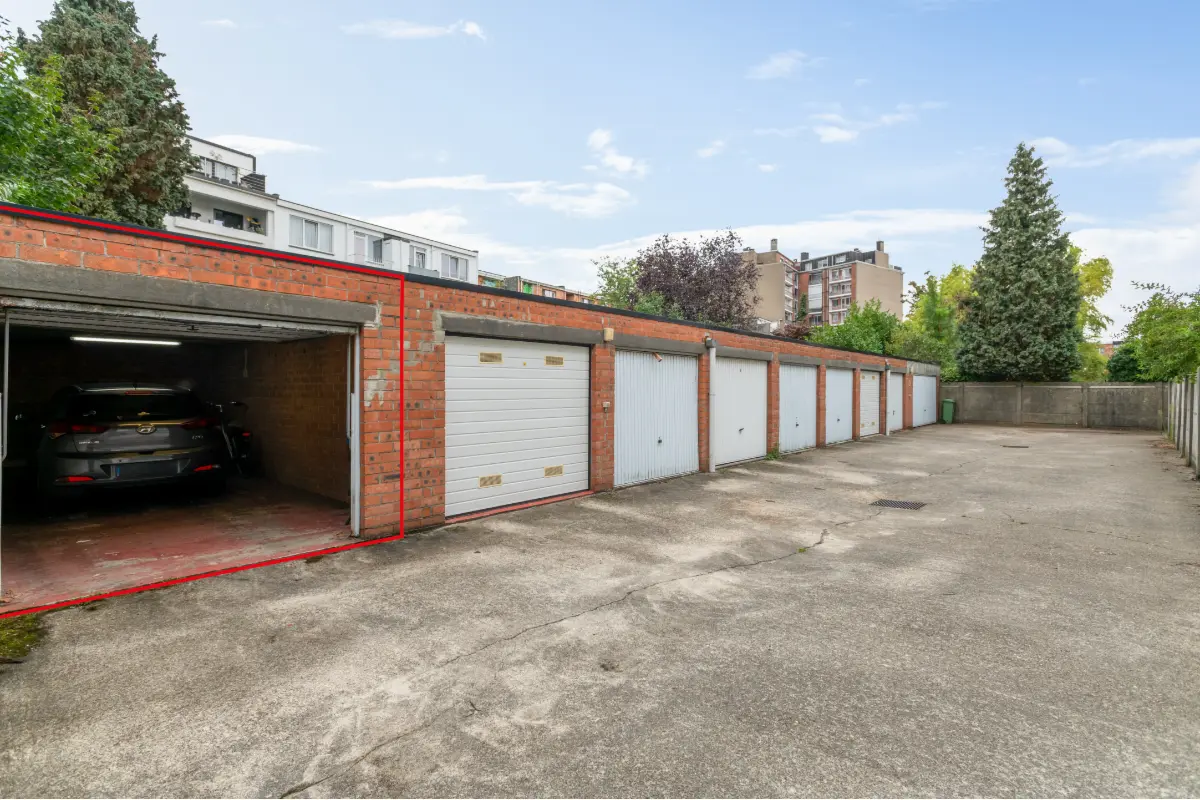 Box te  koop in Deurne 2100 35000.00€  slaapkamers m² - Zoekertje 677445