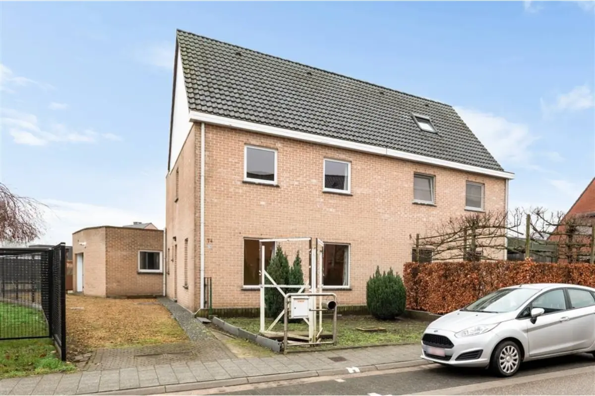 Huis te  koop in Geel 2440 345000.00€ 2 slaapkamers 216.00m² - Zoekertje 678056