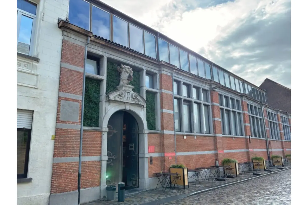 Handelszaak te  huur in Mechelen 2800 750.00€  slaapkamers m² - Zoekertje 677869