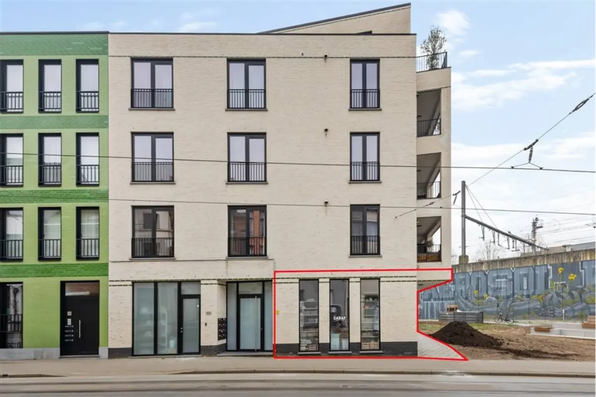 Handelszaak te  koop in Berchem 2600 532000.00€  slaapkamers 185.00m² - Zoekertje 679164