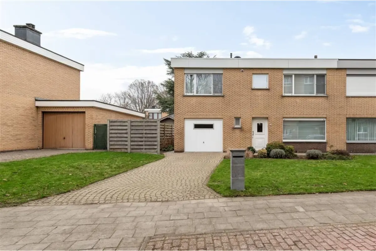 Huis te  koop in Herentals 2200 299000.00€ 5 slaapkamers 169.00m² - Zoekertje 679123