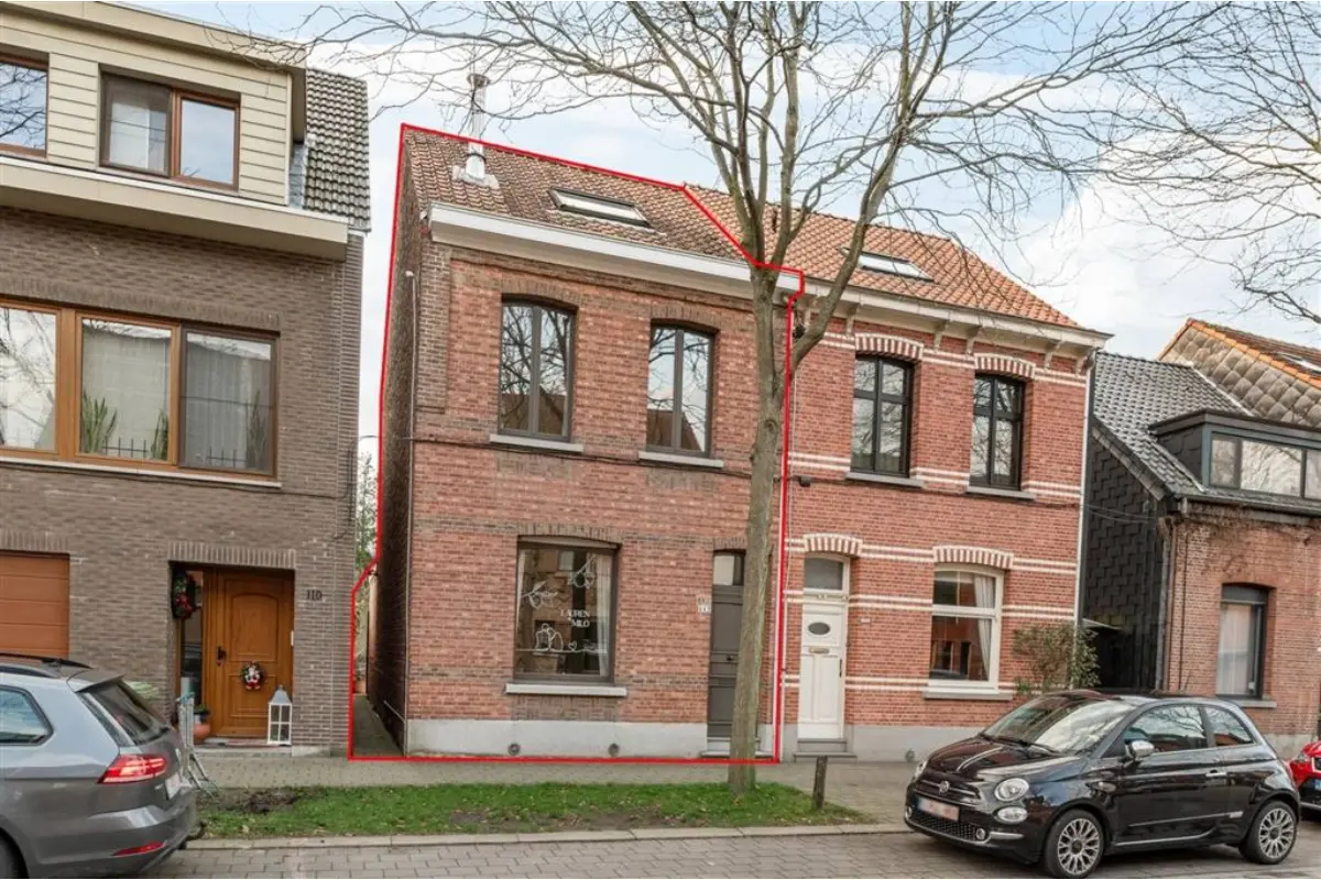 Huis te  koop in Brasschaat 2930 429000.00€ 3 slaapkamers 140.00m² - Zoekertje 679155