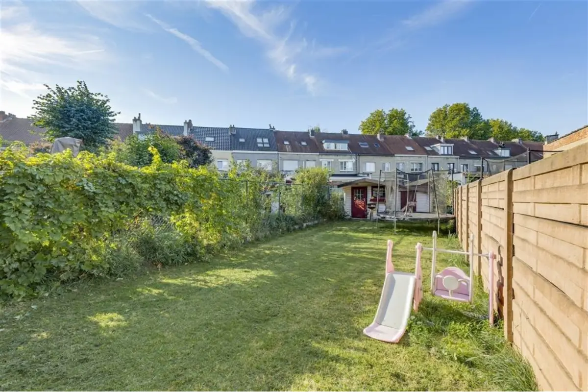 Benedenverdieping te  koop in Merksem 2170 235000.00€ 1 slaapkamers 64.00m² - Zoekertje 678559