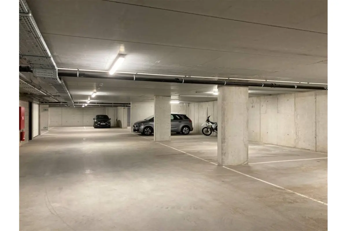 Parking te  koop in Geel 2440 16000.00€  slaapkamers m² - Zoekertje 679663