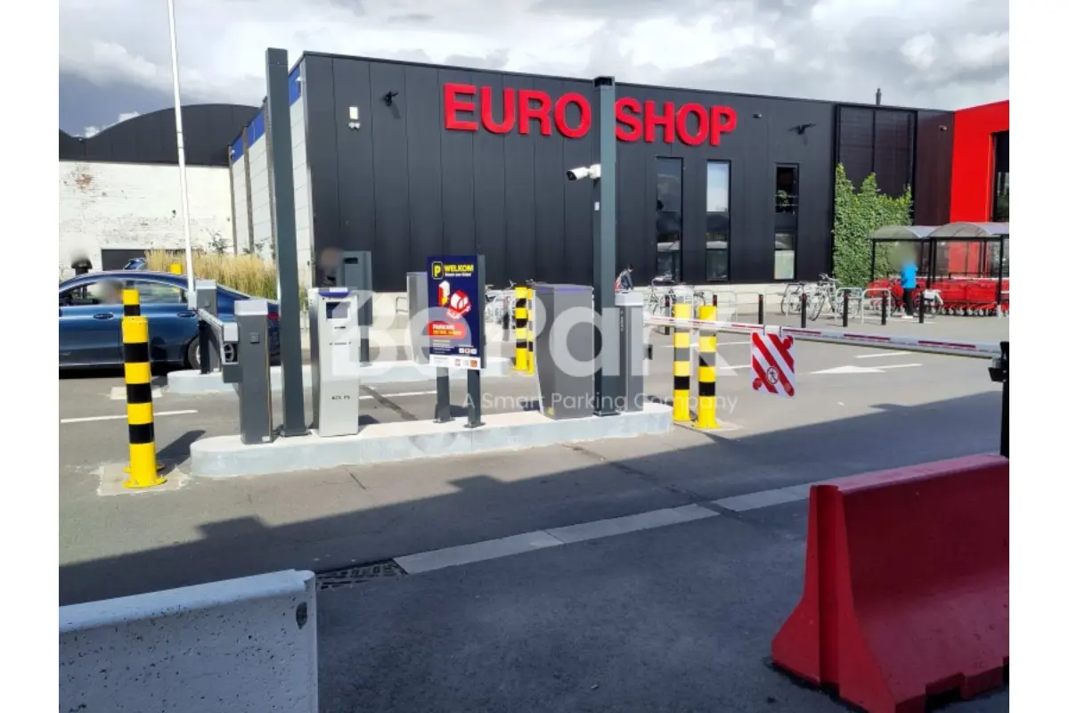 Parking & garage te  huur in Mechelen 2800 30.00€  slaapkamers m² - Zoekertje 681930