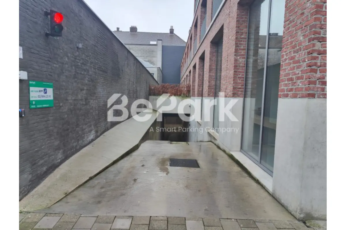 Parking & garage te  huur in Antwerpen 2060 109.00€  slaapkamers m² - Zoekertje 681938