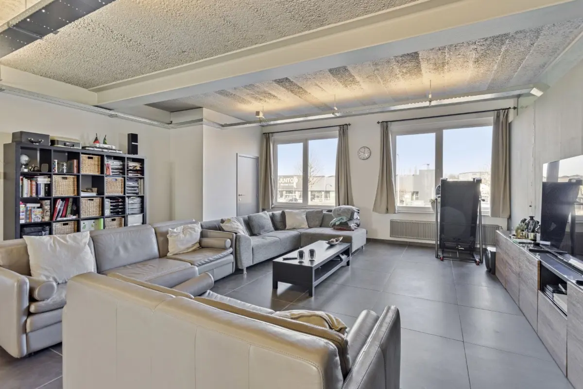 Appartement te  huur in Wilrijk 2610 1400.00€ 4 slaapkamers 205.00m² - Zoekertje 683286