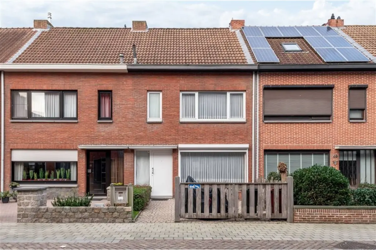 Huis te  koop in Schoten 2900 315000.00€ 3 slaapkamers 155.00m² - Zoekertje 683093