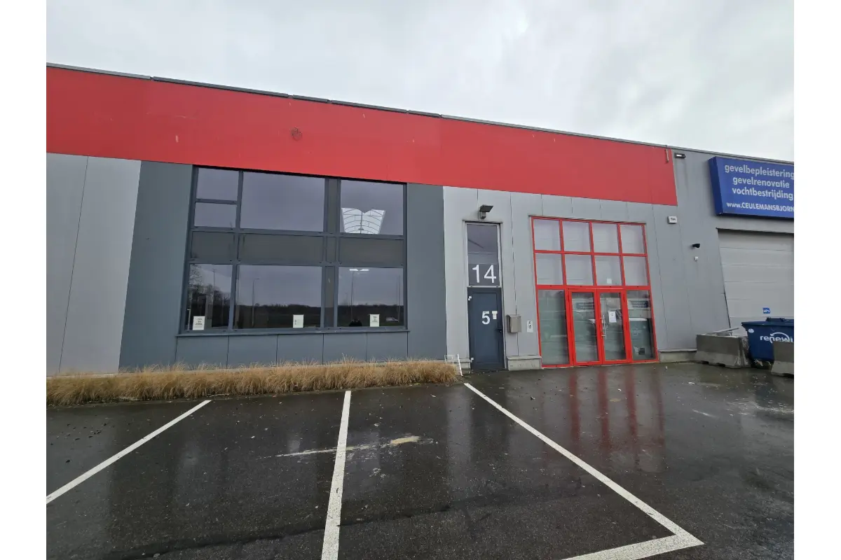 Handelszaak te  huur in Willebroek 2830 3500.00€  slaapkamers 720.00m² - Zoekertje 684308