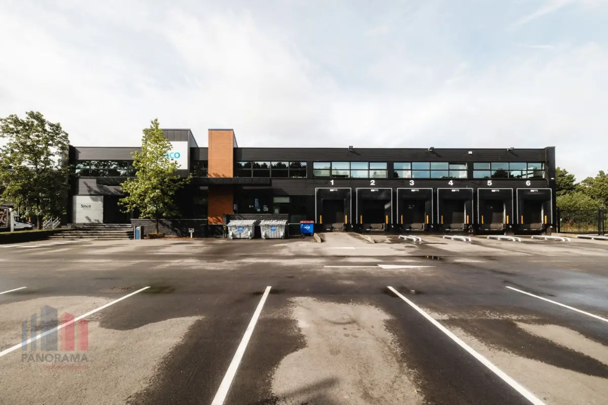 Handelszaak te  huur in Bornem 2880 27700.00€  slaapkamers m² - Zoekertje 685926